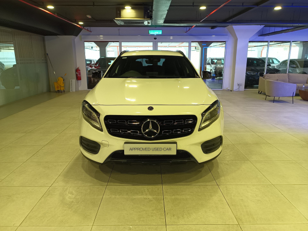 2019 MERCEDES BENZ GLA200 AMG Line