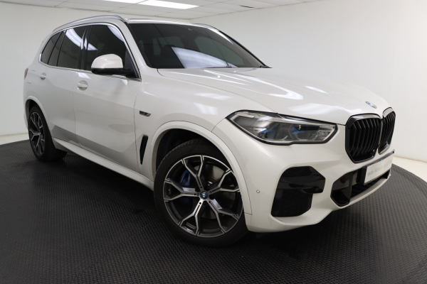 2022 BMW X5 xDrive45e (with 360 Camera)